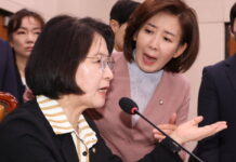 추미애, 3차 대전 상대는 나경원?…이번엔 얼마나 띄울까