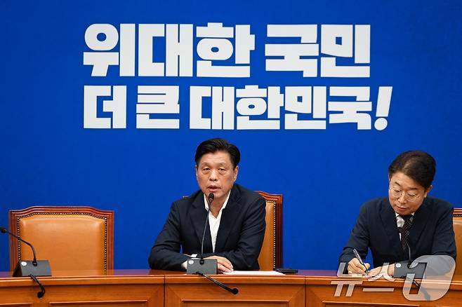 조승래 더불어민주당 사무총장이 14일 서울 여의도 국회에서 열린 당무 현안 관련 기자간담회에서 모두 발언을 하고 있다. 2026.6.14 ⓒ 뉴스1 유승관 기자
